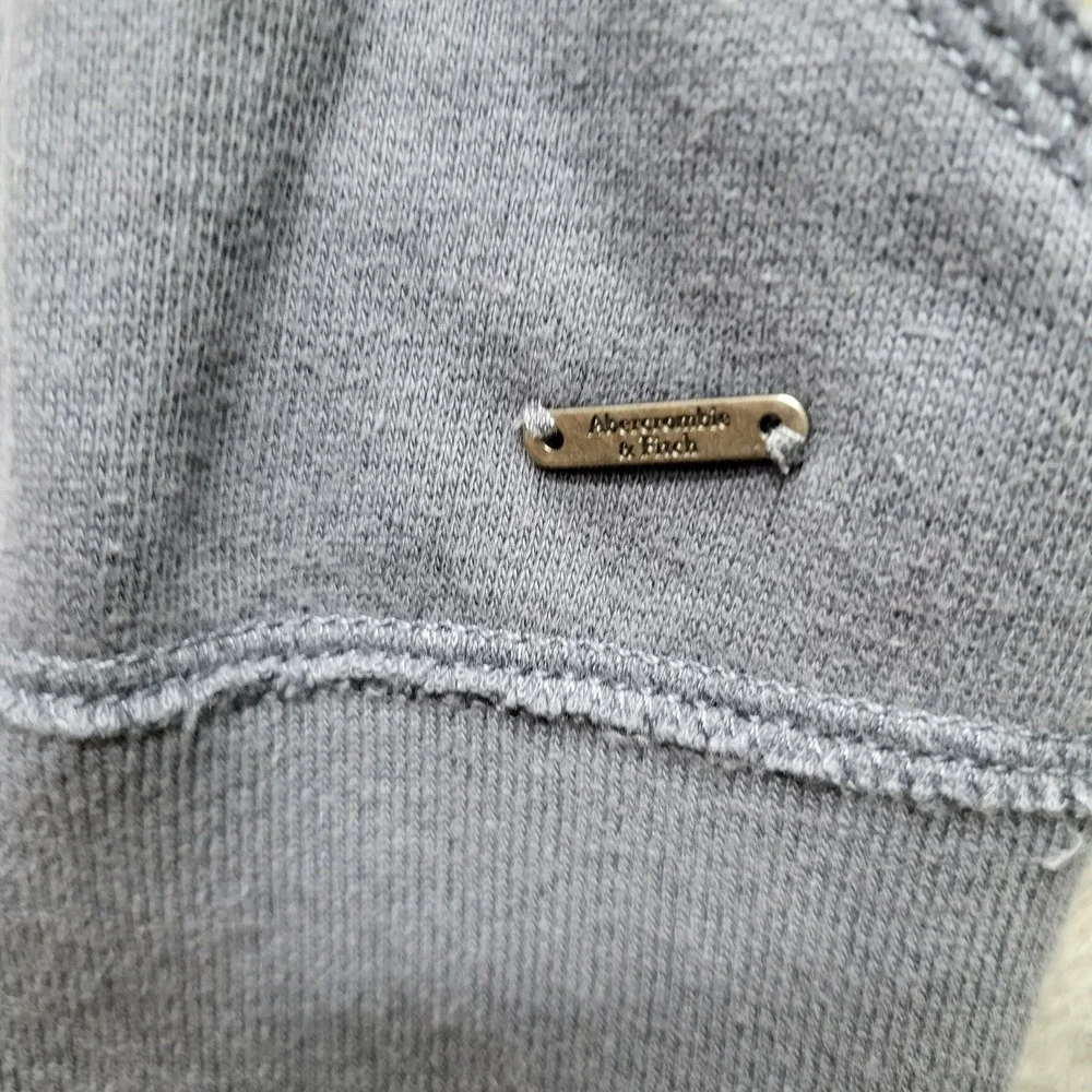 Abercrombie & Fitch *please carefully